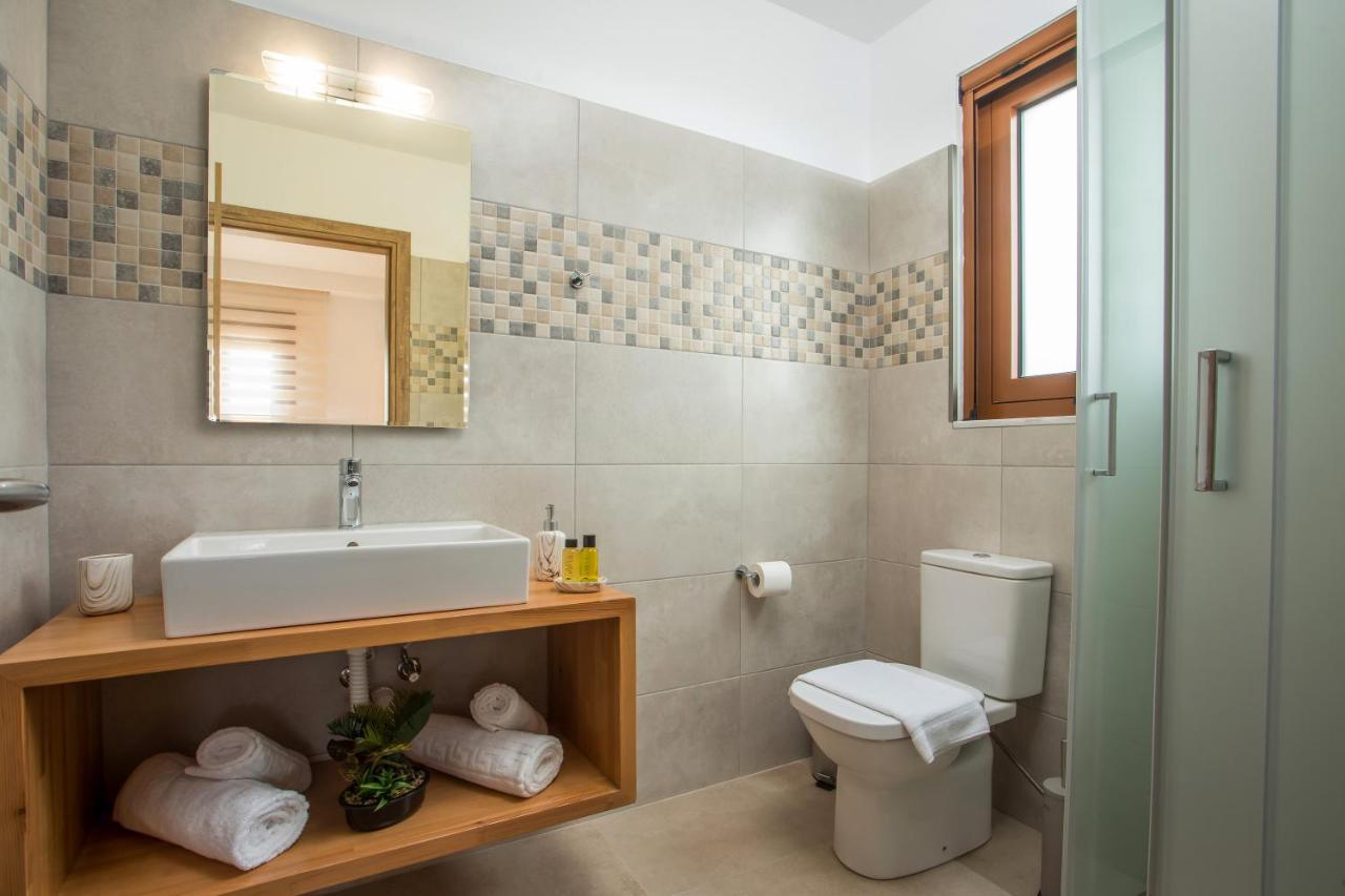 M&E Apartments Haraki Esterno foto